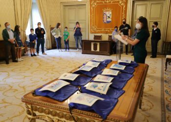 Entrega de premios para fomentar el consumo responsable de agua en las familias