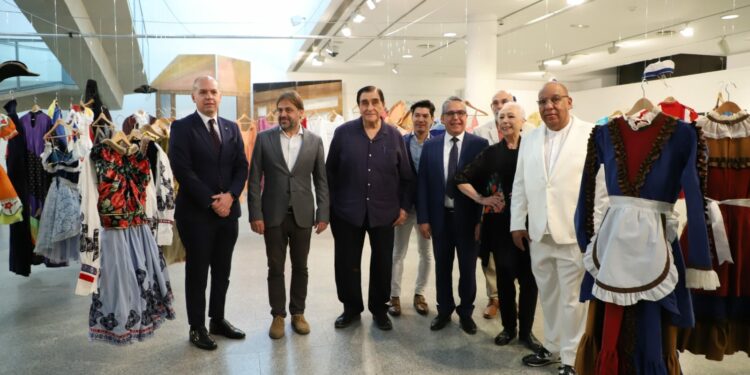 El vestuario del teatro y la danza de Cuba llegan al Palacio de Congresos de la mano de Julio Castaño
