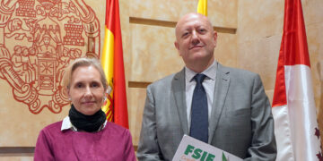 La UPSA y el Sindicato Independiente de Educación amplian el catálogo de títulos al que pueden acceder los afiliados