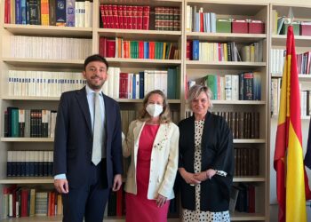 El Gobierno «reafirma» su compromiso con la Universidad de Salamanca para activar los PERTE del español