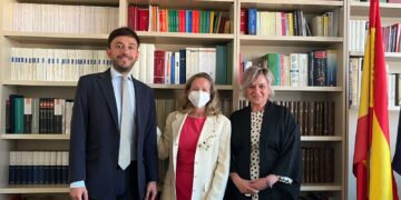 El Gobierno «reafirma» su compromiso con la Universidad de Salamanca para activar los PERTE del español