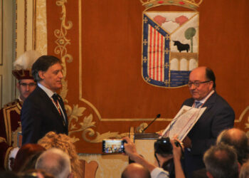 La «valentía, humanidad y compromiso’ de Manuel Muiños le hacen merecedor del título de Hijo Adoptivo de Salamanca