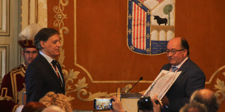 La «valentía, humanidad y compromiso’ de Manuel Muiños le hacen merecedor del título de Hijo Adoptivo de Salamanca