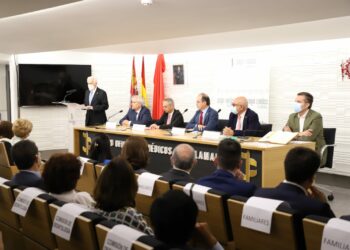 El Colegio de Médicos rinde homenaje a título póstumo al doctor Juan Salvat Puig
