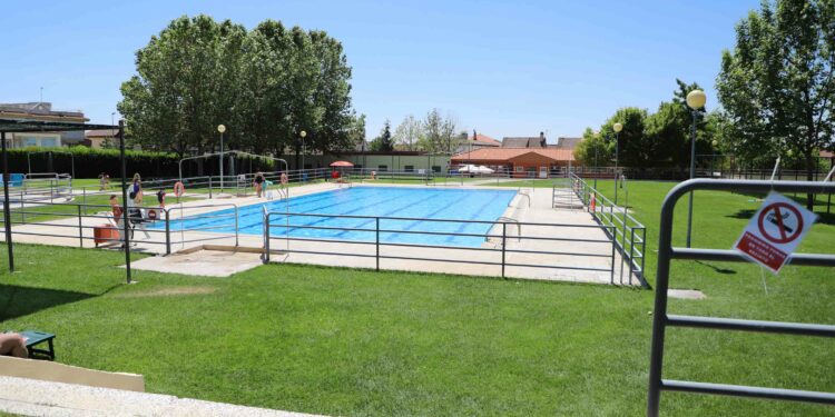 Los vecinos del alfoz están listos para disfrutar de los primeros baños del verano