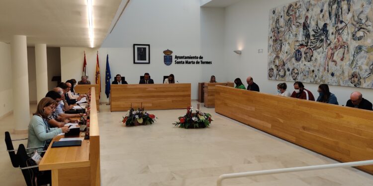 Aprobación de la ordenanza y la modificación urbanística para posibilitar la instalación de ascensores y facilitar la accesibilidad en las comunidades de vecinos