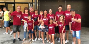 Los vecinos de Villares y Aldeaseca donan cerca de 3.000 euros a Pyfano con sus ‘Camisetas Solidarias’