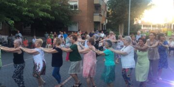 El Parque de los Jesuitas recupera los bailes para personas mayores