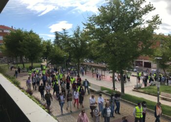 Desalojo del edificio de la Junta de Castilla y León por un simulacro de incendio