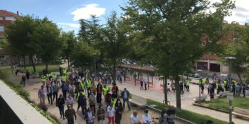 Desalojo del edificio de la Junta de Castilla y León por un simulacro de incendio