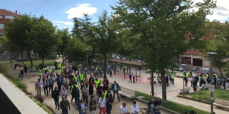Desalojo del edificio de la Junta de Castilla y León por un simulacro de incendio