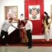 Trajes de época de la corte de Isabel I en la exposición del Palacio de Congresos