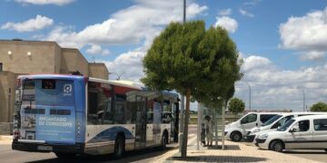 Los usuarios del transporte metropolitano se benefician ya de la rebaja del 15% en las tarifas hasta el 31 de agosto