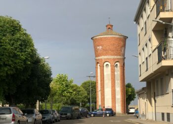 El Ayuntamiento acometerá el arreglo urgente del depósito de agua de El Barrio estropeado por las palomas