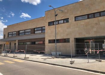 Villares adelanta la apertura de las piscinas municipales a la última semana de junio