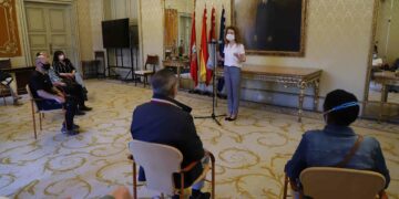 El curso de ‘Camarero/a de pisos’ entrega los certificados a 11 alumnos que finalizan la formación