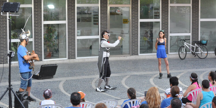 ‘Marteatrando’ se despide de las fiestas de Santa Marta con la función ‘El alquimista de sonidos’