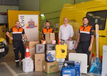 Los voluntarios de Protección Civil de Santa Marta reciben el material solicitado a la Junta de Castilla y León