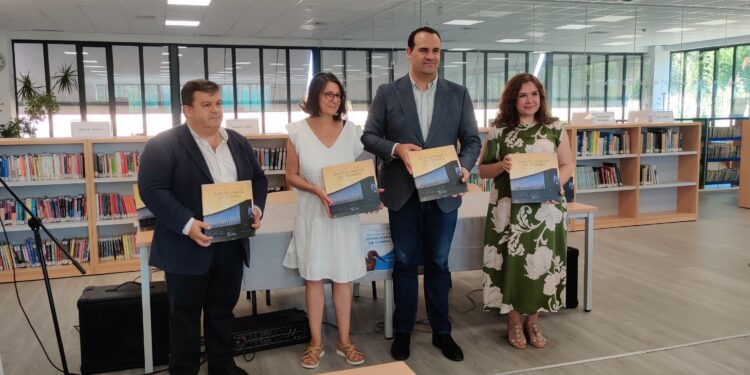 Francisco Miguel Rodríguez, Charo Alonso, David Mingo y Carmen Borrego en la presentación de la obra.