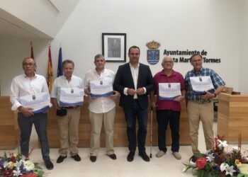 El Ayuntamiento homenajea a los trabajadores jubilados durante los dos últimos años