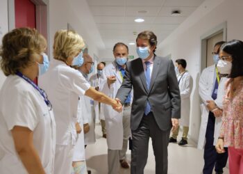 Fernández Mañueco anuncia en Salamanca una inversión de 55,6 millones para los hospitales de Castilla y León