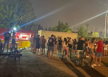 Las peñas de Santa Marta ‘calientan motores’ para afrontar los quince días festivos que comienzan en el barrio del Carmen