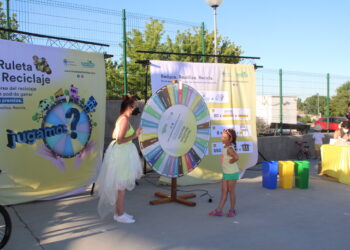 Los vecinos de Aldeatejada se suman al cuidado y protección del medio ambiente con ‘La Ruleta del Reciclaje’