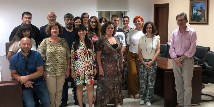 Los ocho alumnos consiguen sus certificados de profesionalidad tras concluir su formación en pintura industrial y en construcción