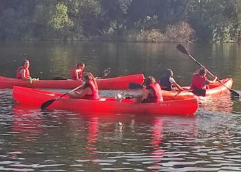 Las actividades de agua centrarán el ‘CiberVerano’ para ayudar a los jóvenes de CiberCarba a superar el sofocante calor de la próxima semana