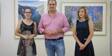 La Diputación inaugura en Carbajosa las ‘Noches de Cultura’ con la exposición de fotografía ‘Huellas de Las Arribes’