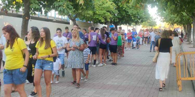 Y tras una intensa jornada, toca reponer fuerzas con la parrillada