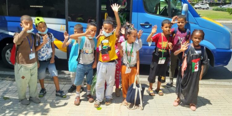 Ilusión y sonrisas para comenzar una experiencia lejos del desierto y las condiciones extremas