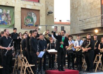 La Banda de Música de Villamayor celebra sus 25 años como anfitriona del XX Festival de Bandas