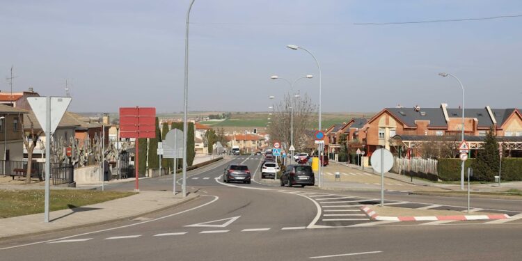 Los trabajos de asfaltado en la SA-300 obligarán a realizar cortes intermitentes en el tráfico a Villamayor