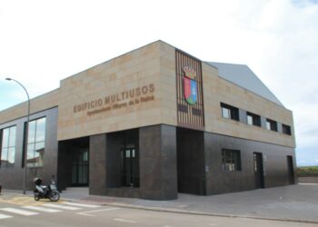 Villares muestra la rehabilitación del nuevo Edificio Multiusos para promocionar uno de los principales proyectos ejecutados en esta legislatura