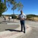 El acerado del camino de Carbajosa mejora la seguridad vial y une la zona comercial, las urbanizaciones, la biblioteca y los edificios municipales