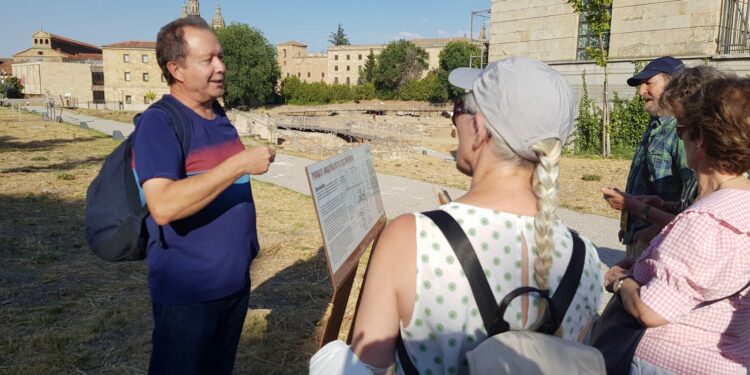 El programa ‘Salamanca Dorada, Azul y Verde’ continúa con diversas actividades como la observación astronómica
