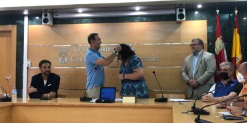 Esther Roncero promete su cargo como concejal de Cs en el Ayuntamiento de Carbajosa 
