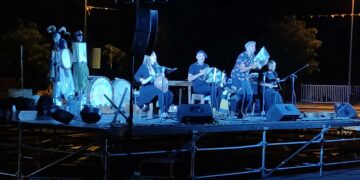 El público llena cada noche el recinto ferial para disfrutar con las actuaciones del ‘Verano Cultural’