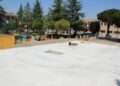El parque de La Charca, listo para acoger ‘el mar’ en el centro de Carbajosa con dos grandes barcos y 50 juegos para diversión de los más pequeños