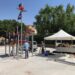 Comienza la instalación de los barcos de juegos en el parque de La Charca