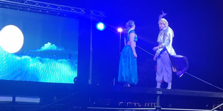 La magia de ‘Aladdin’ envuelve la noche de Carbajosa