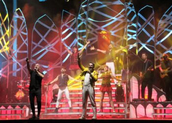 El espíritu de Queen inunda Carbajosa en una espectacular actuación que corona de nuevo a Freddie Mercury como uno de los grandes del rock