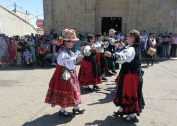 La procesión y los bailes charros protagonizan el día grande en honor a Santo Domingo de Guzmán