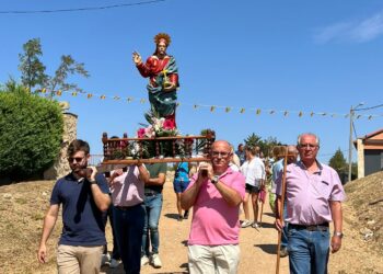 Mozodiel celebra sus fiestas con la misa, una paella popular y competiciones como el lanzamiento de azada