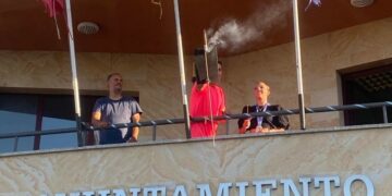 Pregón y color party para iniciar con buen humor las fiestas de verano