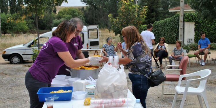 Vuelve el lanzamiento de azada a las fiestas de San Salvador de Mozodiel de Sanchíñigo