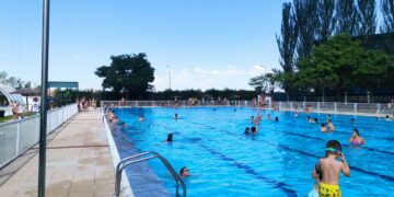 Las altas temperaturas del verano inciden en el número de usuarios de las piscinas