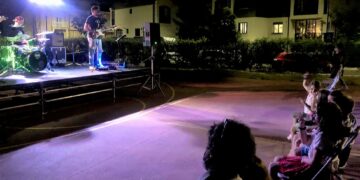 La actuación musical de ‘Escaleras de Color’ inaugura esta noche las Fiestas Fin de Verano