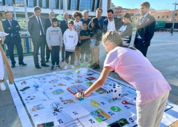 El alcalde anuncia en la ‘Vial Week Salamanca’ un estudio para ampliar las zonas residenciales y reducir la velocidad a 20 km/h